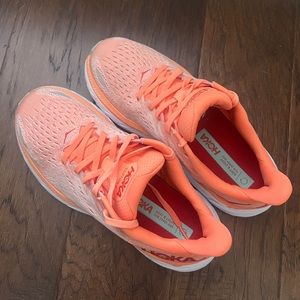 HOKA Women’s Clifton 8